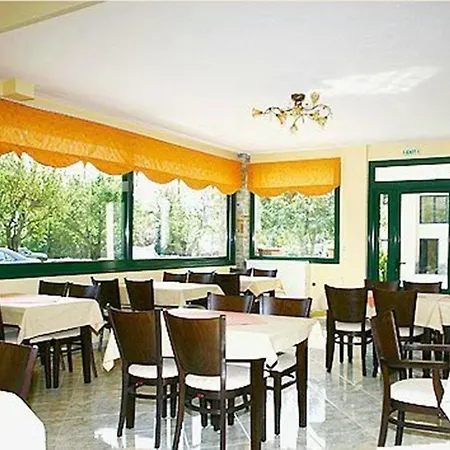 Galaxias Ξενοδοχείο Káto Loutrákion