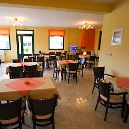 Hotel Galaxias 3*